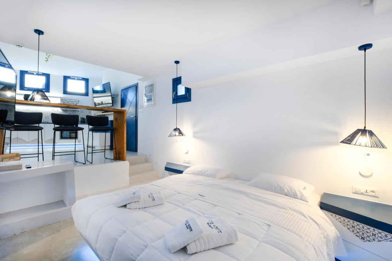 Blue White Residence Monólithos Esterno foto